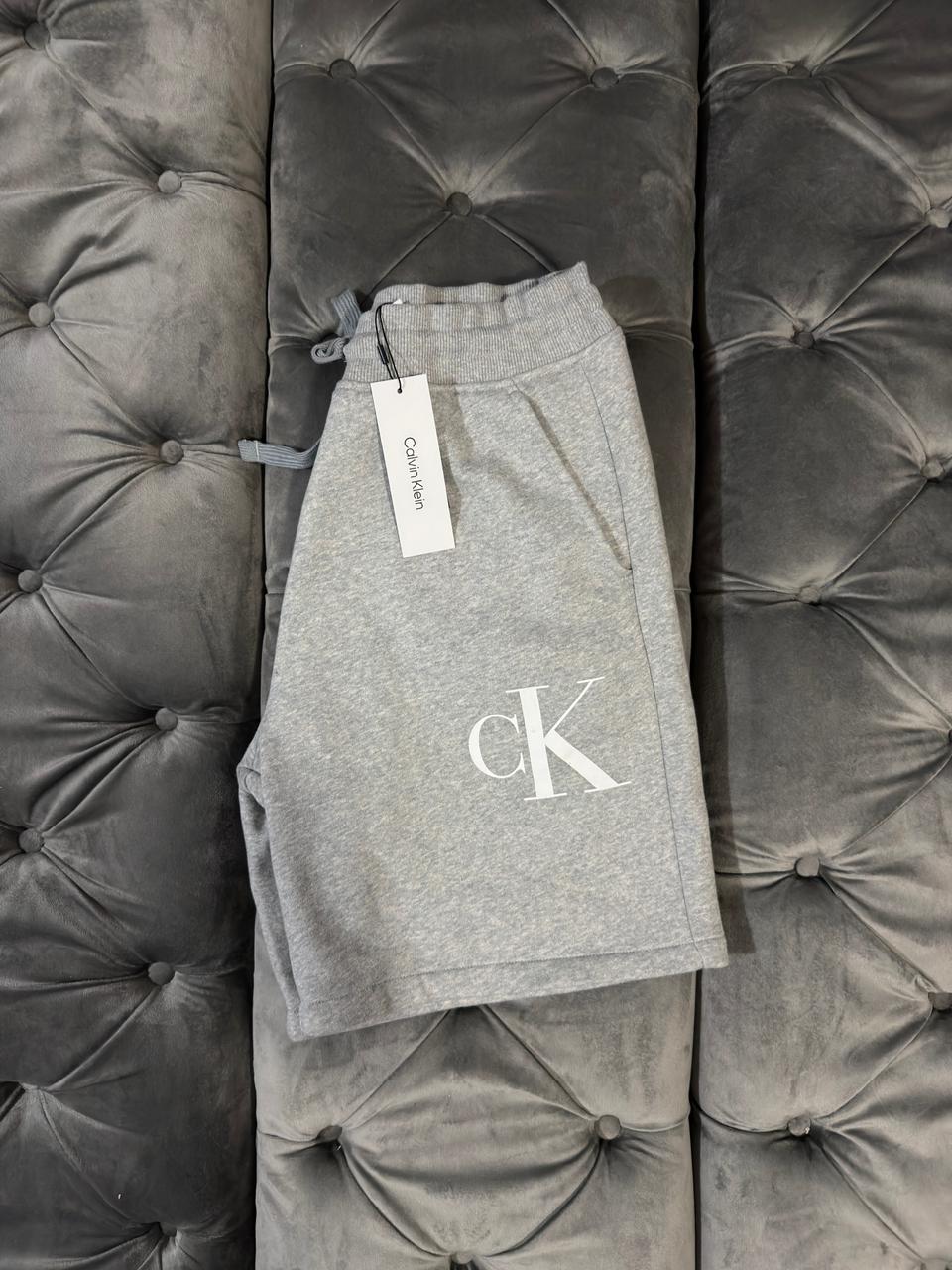 Short Calvin Klein